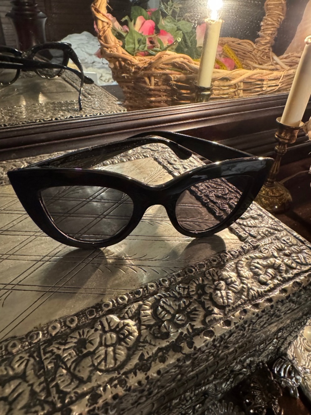 Sexy vampire cat eye gothic sunglasses black